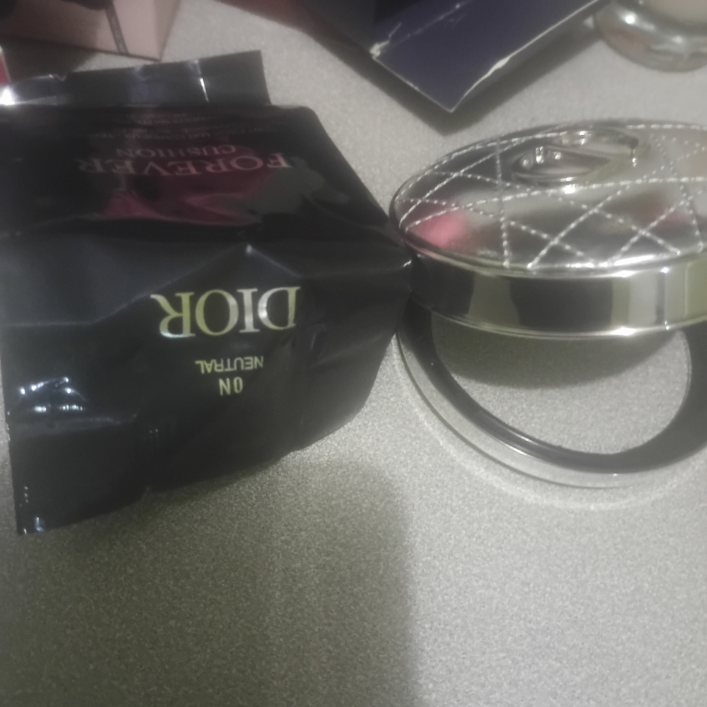 Dior ON Neutral Foundation And Silver Compact Bundle